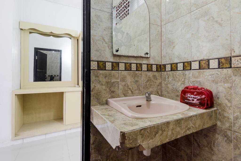 Reddoorz @ Poppies Lane 1 Hotel Kuta  Ngoại thất bức ảnh