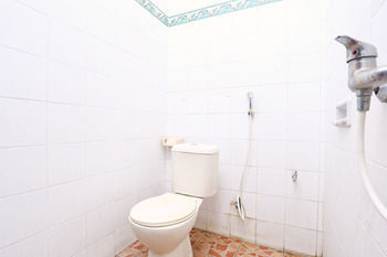 Reddoorz @ Poppies Lane 1 Hotel Kuta  Ngoại thất bức ảnh