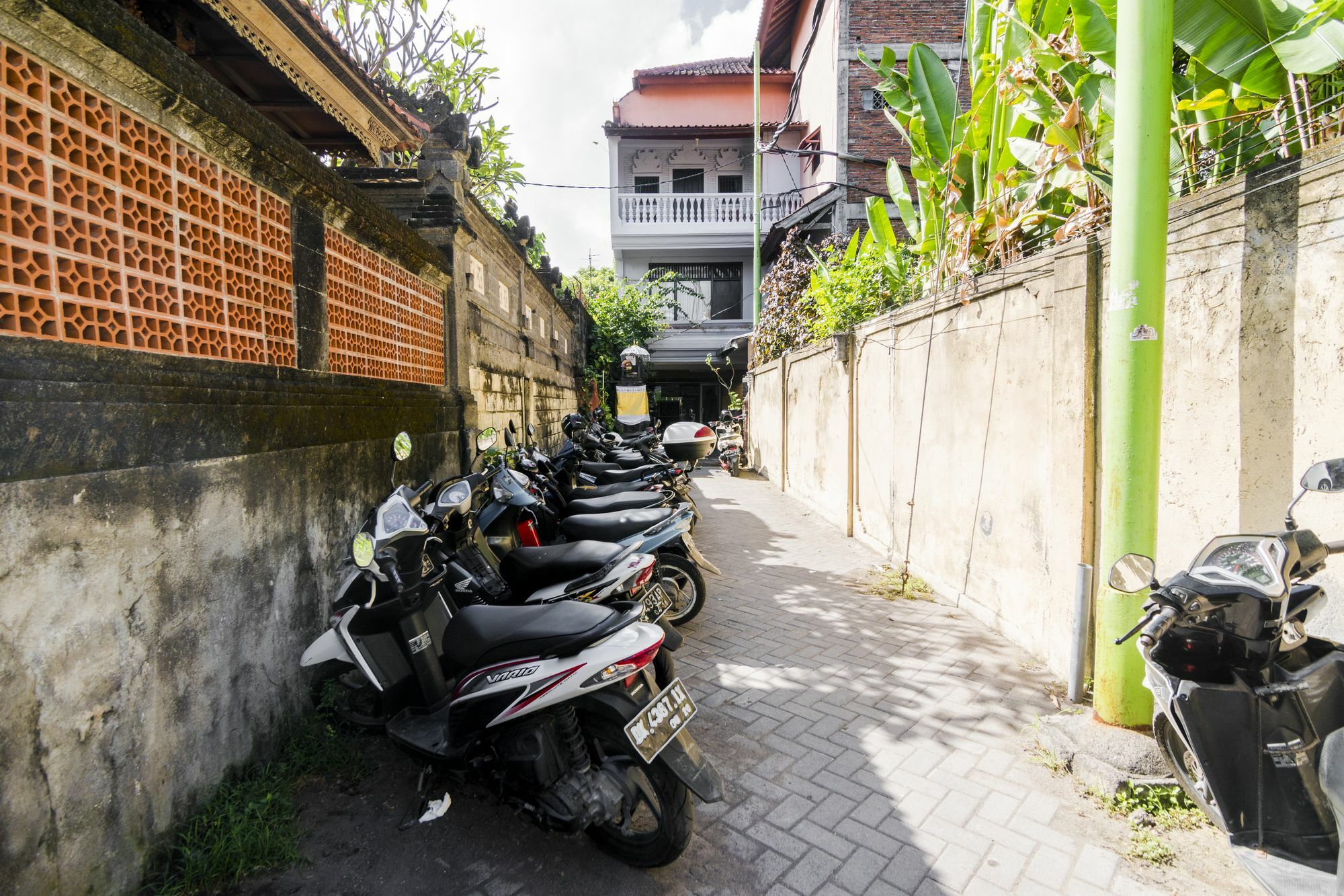 Reddoorz @ Poppies Lane 1 Hotel Kuta  Ngoại thất bức ảnh